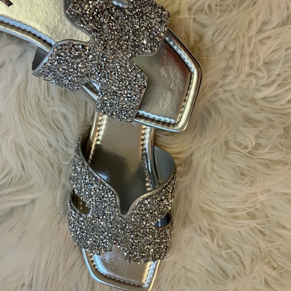 Trendy Square Toe Silver Sparkle Sandals - Picture 14 of 16